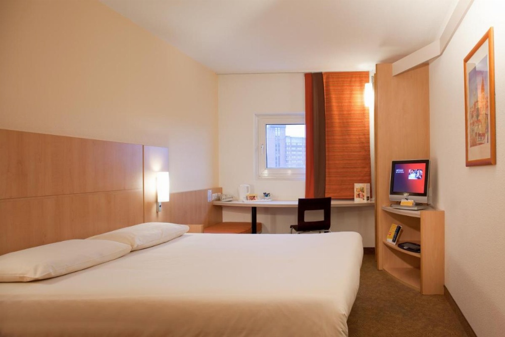 Room image 5